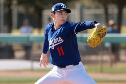 Roki Sasaki, Dodgers workout, 2025 Spring Training