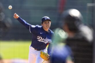 Roki Sasaki, Dodgers workout, 2025 Spring Training