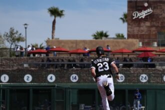 Andrew Benintendi, Dodgers building, 2023 Spring Training