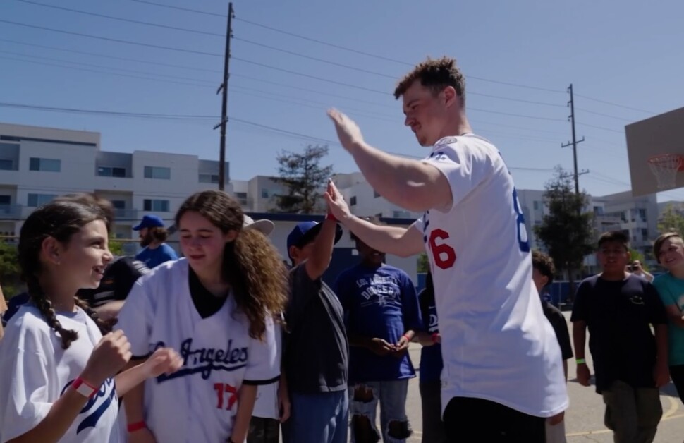Jack Dreyer, Dodgers Visit Students At Nora Sterry Elementary