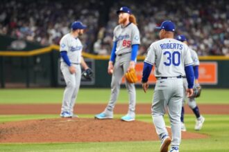 Max Muncy, Dustin May, Dave Roberts, Mookie Betts, pitching change