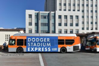 Dodger Stadium Express, Metro bus