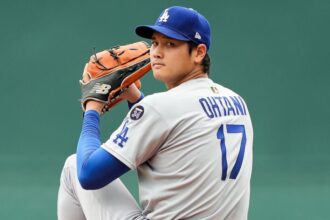 Shohei Ohtani, gold MLB logo