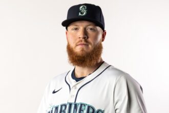 Will Klein, 2025 Mariners Spring Training, photo day