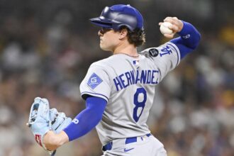 Kiké Hernández pitching helmet