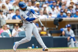 Teoscar Hernández, Dave Roberts