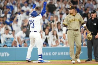 Max Muncy, Manny Machado, Freddie Freeman dance, Dodgers celebration