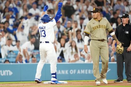 Max Muncy, Manny Machado, Freddie Freeman dance, Dodgers celebration
