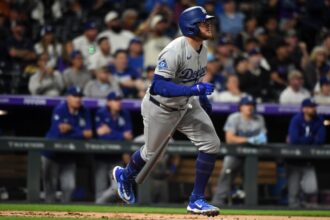 Max Muncy, Bob Geren, Danny Lehmann, Kiké Hernández, Robert Van Scoyoc