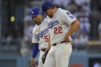 Clayton Kershaw, Mookie Betts, mound visit