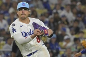 Kiké Hernández, Fourth of July hat