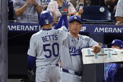Mookie Betts, Dave Roberts