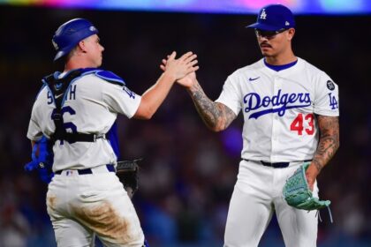 Will Smith, Anthony Banda, Dodgers win