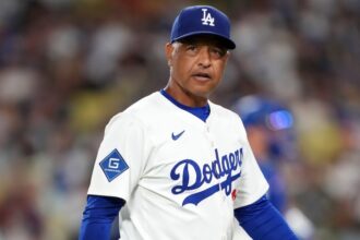 Dave Roberts, mound visit, pitching change