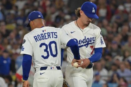 Dave Roberts, Justin Wrobleski, pitching change