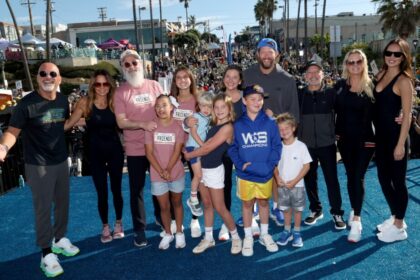 Howie, Mandel, Brooke Burke, Yossi Mintz, Clayton Kershaw, Skechers Pier to Pier Friendship Walk