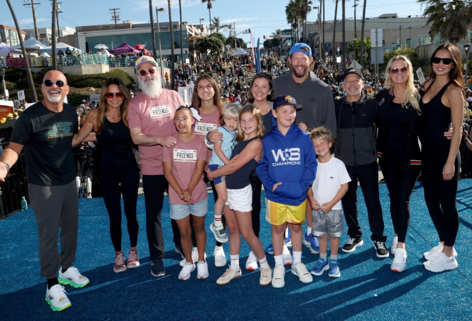 Dodgers News: Clayton Kershaw Surprises Guests At Skechers Pier To Pier Friendship Walk