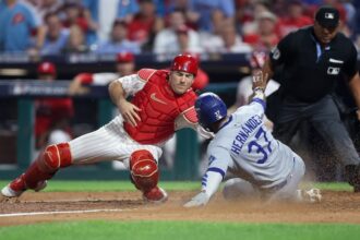 Teoscar Hernández, J.T. Realmuto, 2025 NLDS