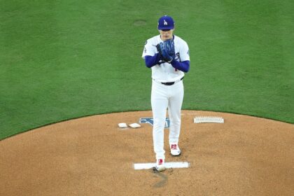 Yoshinobu Yamamoto, 2025 NLDS