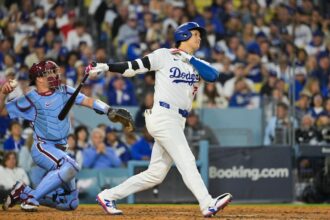 Shohei Ohtani, J.T. Realmuto, 2025 NLDS