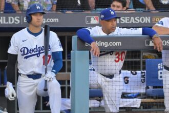 Shohei Ohtani, Dave Roberts, 2025 NLDS