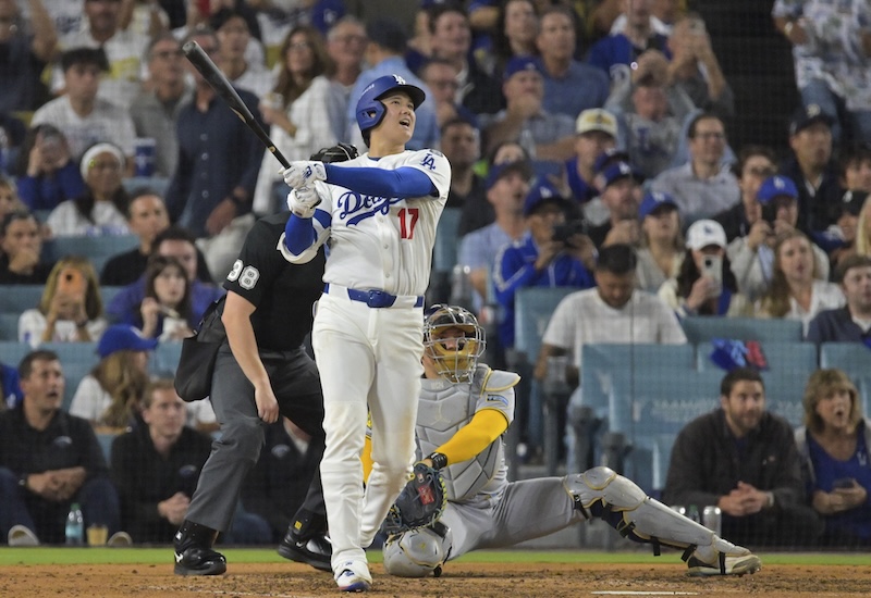 Shohei Ohtani, William Contreras, umpire Adam Beck, 2025 NLCS