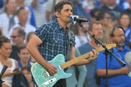 Brad Paisley, national anthem, 2025 World Series