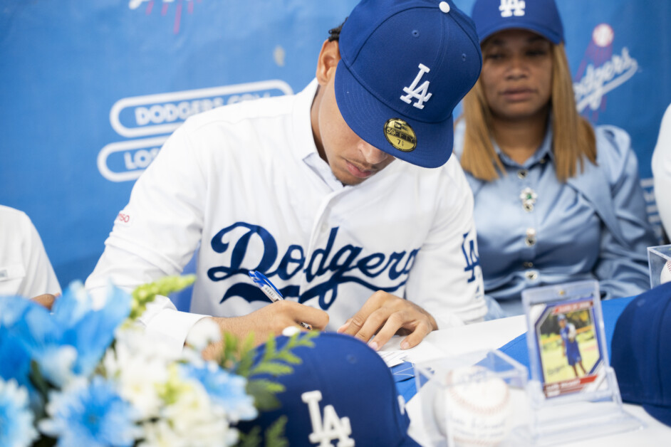 Dodgers Sign 22 International Free Agents To Open 2026 Signing Period