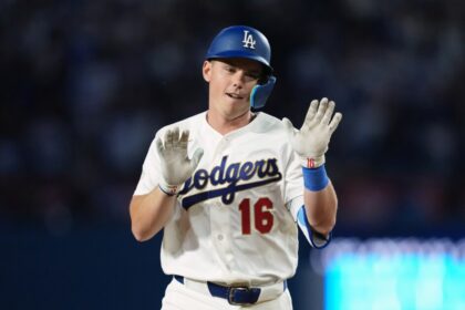 Will Smith, Dodgers home run celebration, Dodgers gold jersey