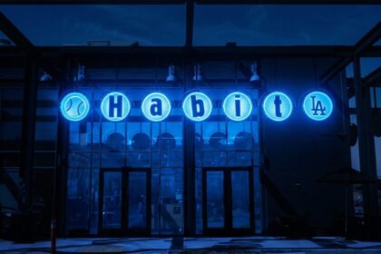 Habit Burger and Grill, Dodgers