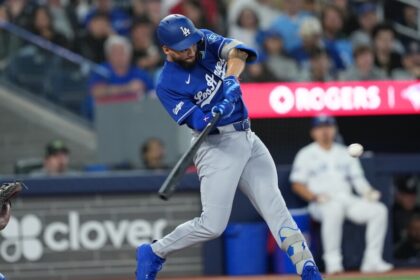 Andy Pages, alternate Dodgers jersey