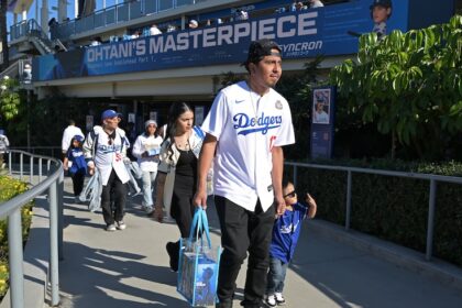 Dodgers fans, Shohei Ohtani bobblehead night