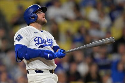 Max Muncy walk-off home run