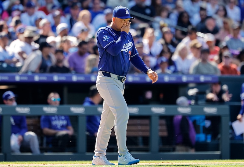 Dave Roberts, mound visit, pitching change, alternate Dodgers jersey