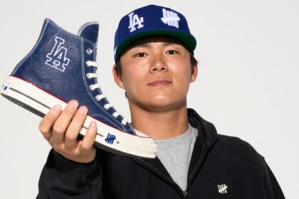 Yoshinobu Yamamoto, UNDEFEATED Dodgers Chuck 70
