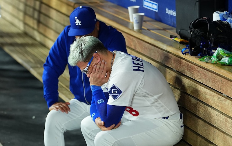 Dave Roberts, Kiké Hernández injured
