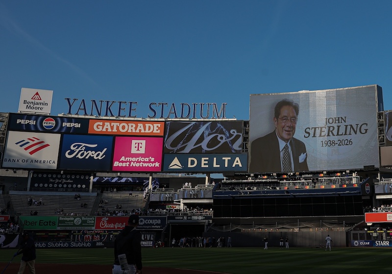 Dodgers pay respects to longtime Yankees broadcaster who died