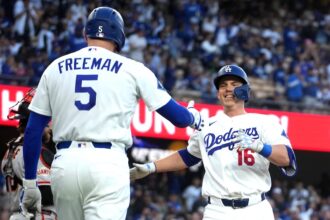 Freddie Freeman, Will Smith leadoff home run
