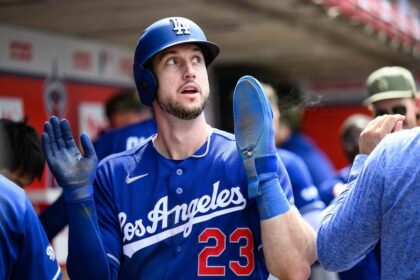 Kyle Tucker, Dodgers alternate road jersey, Freeway Series, Armed Forces Day Weekend