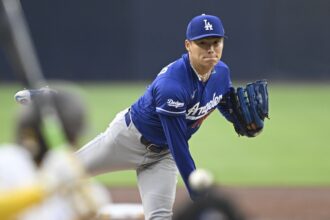 Yoshinobu Yamamoto, alternate Dodgers road jersey