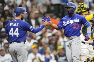 Andy Pages, Teoscar Hernández, alternate Dodgers road jersey