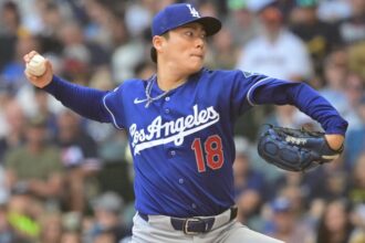 Yoshinobu Yamamoto, alternate blue Dodgers jersey