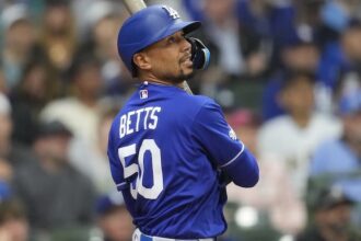 Mookie Betts, alternate Dodgers road jersey
