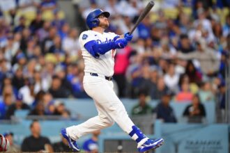 Max Muncy home run