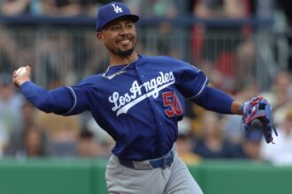 Mookie Betts, alternate Dodgers road jersey
