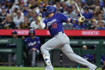 Miguel Rojas, alternate blue Dodgers jersey