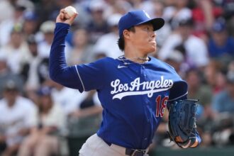 Yoshinobu Yamamoto, alternate blue Dodgers road jersey