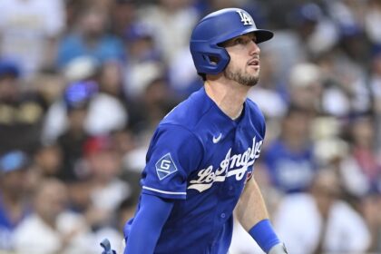 Kyle Tucker, blue alternate Dodgers jersey