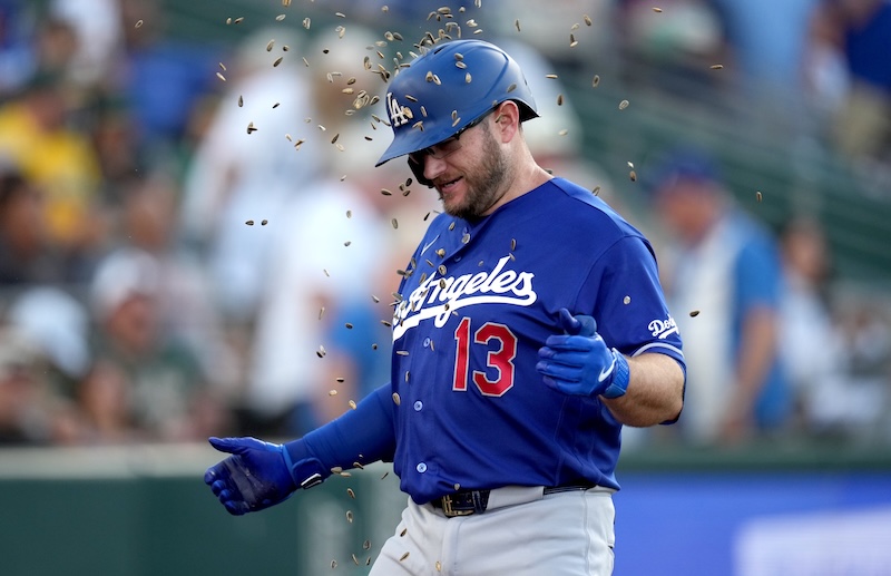 Max Muncy home run, sunflower seeds celebration, alternate Dodgers road jersey