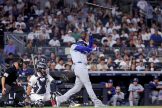 Freddie Freeman swing, Austin Wells, umpire Junior Valentine